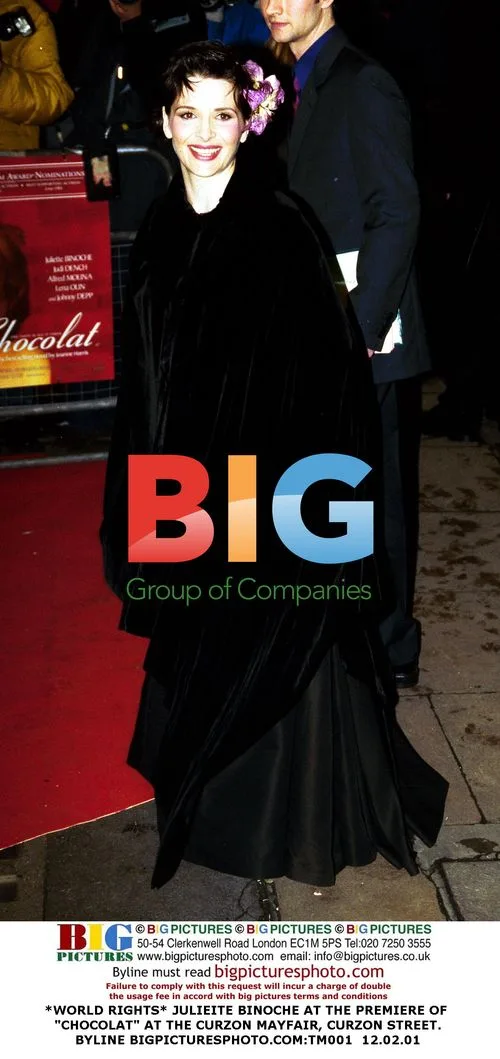 Juliette Binoche at "Chocolat" Premiere