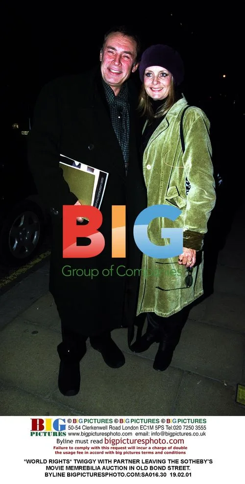 TWIGGY WITH PARTNER AT SOTHEBY'S AUCTION