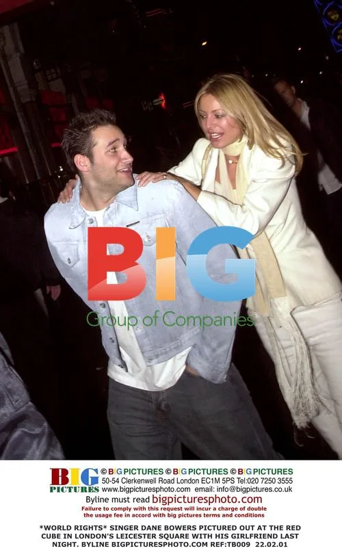 Singer Dane Bowers out with girlfriend