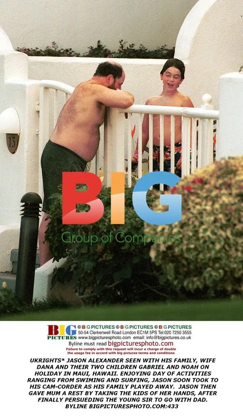 Jason Alexander Vacationing in Maui with Family