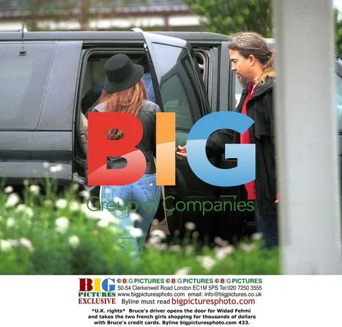 Bruce's driver shops with Widad Fehmi and French girls
