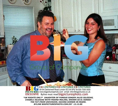 Chabeli Iglesias and Friend Having Dinner