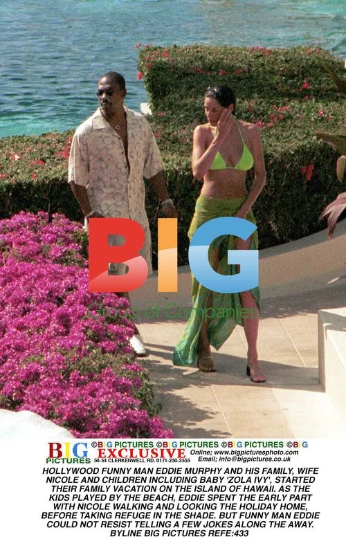 Eddie Murphy's Family Beach Vacation in Hawaii