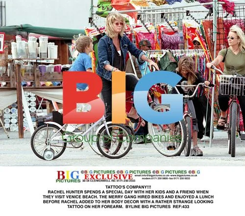 Rachel Hunter Visits Venice Beach
