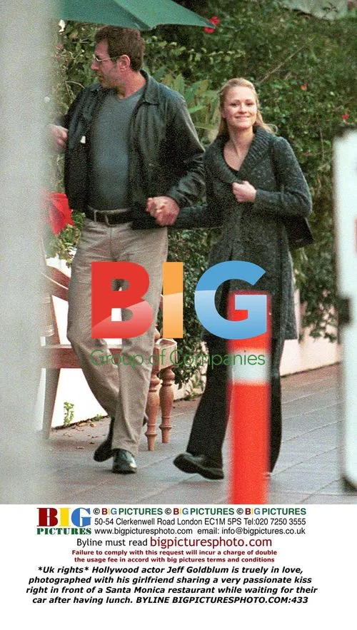 Jeff Goldblum and Girlfriend Share Passionate Kiss