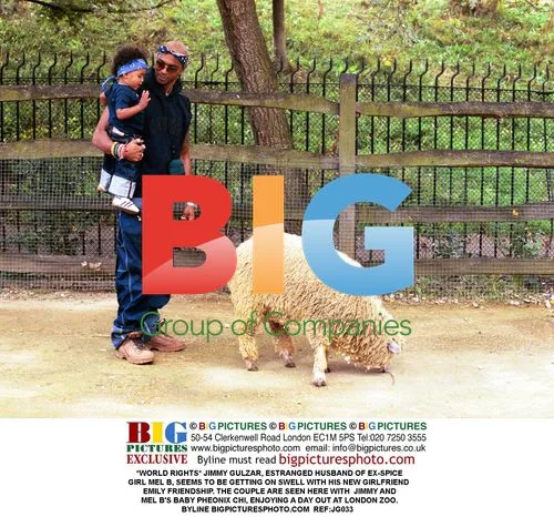 JIMMY GULZAR AND GIRLFRIEND EMILY FRIENDSHIP WITH BABY PHEONIX CHI
