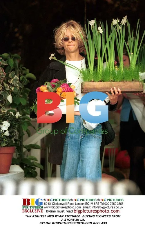 Meg Ryan Buys Flowers in LA