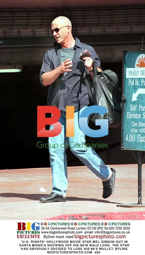 Mel Gibson Debuts Bald Look in Santa Monica