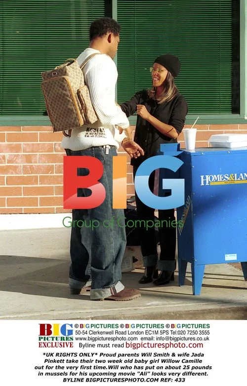 Will Smith & Jada Pinkett with newborn Willow