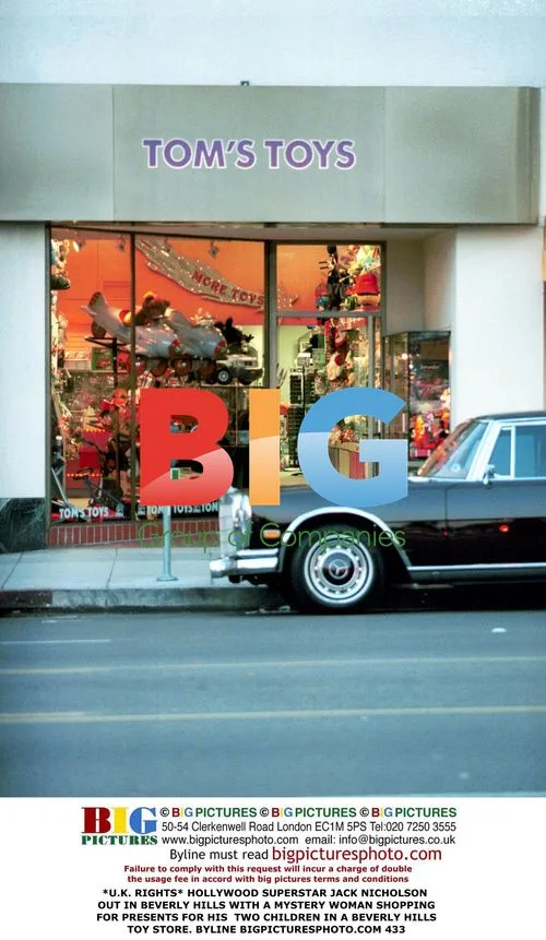 Jack Nicholson shops with mystery woman in Beverly Hills
