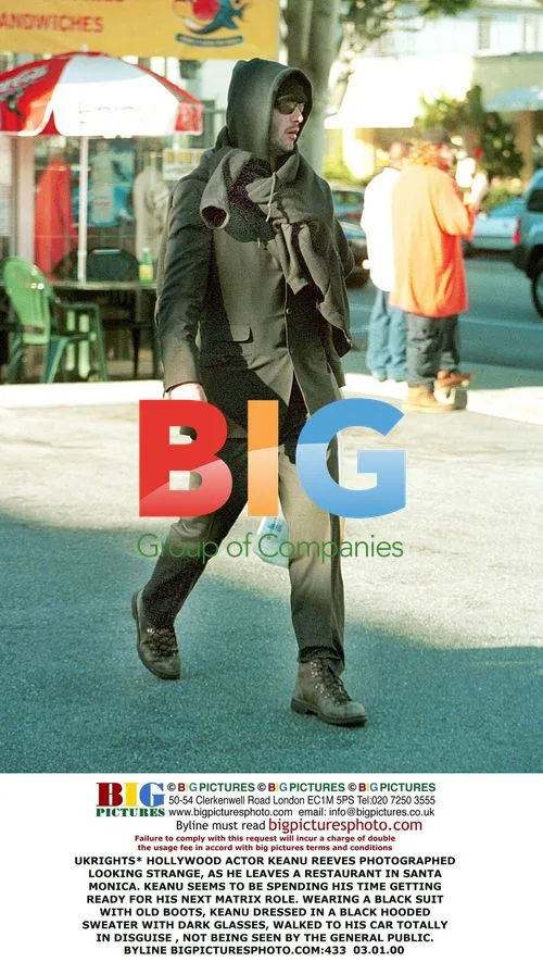 Keanu Reeves Spotted in Disguise
