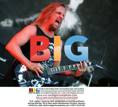 Jeff Hanneman of Slayer performs at OzzFest '99