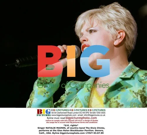 NATALIE MAINES performs with The Dixie Chicks