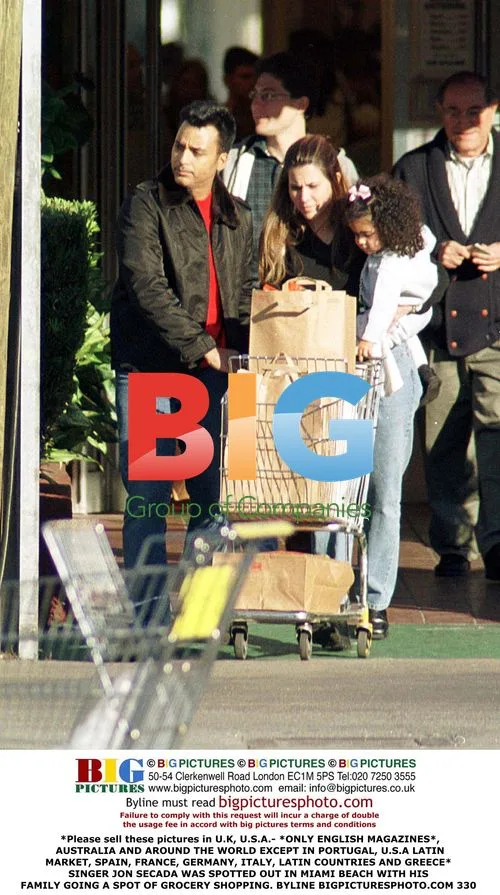 Jon Secada Grocery Shopping in Miami Beach