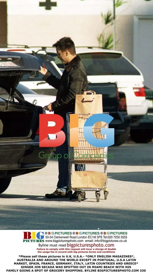Jon Secada Grocery Shopping in Miami