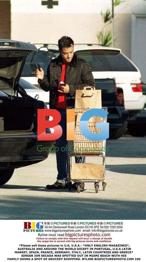 Jon Secada Grocery Shopping in Miami