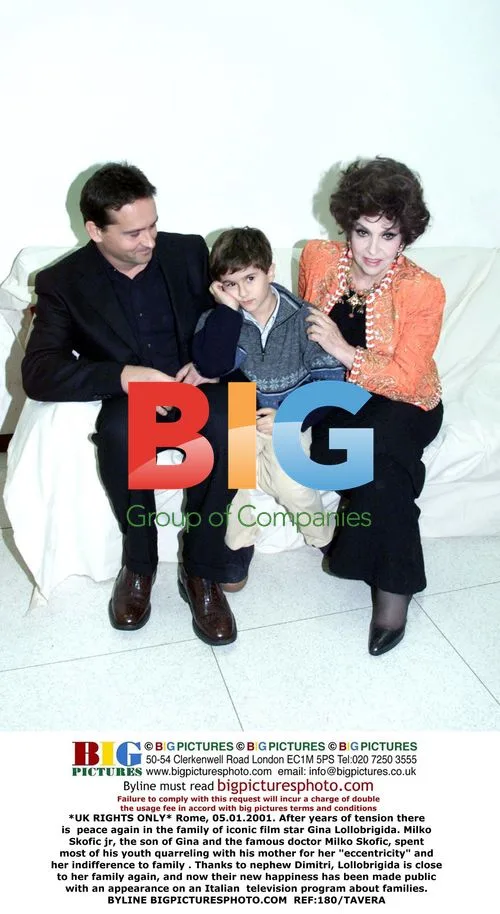 Gina Lollobrigida reunites with family