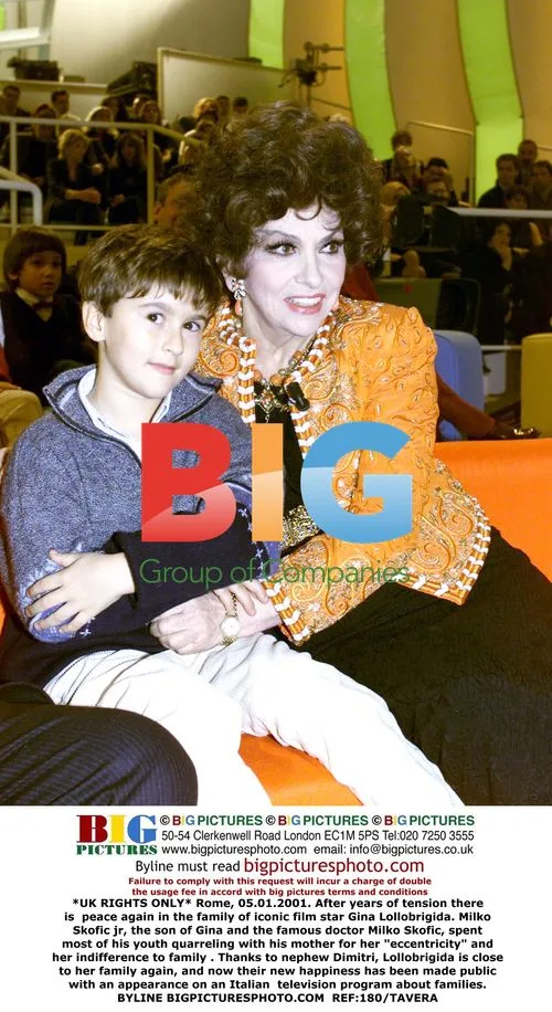 Gina Lollobrigida reunites with family