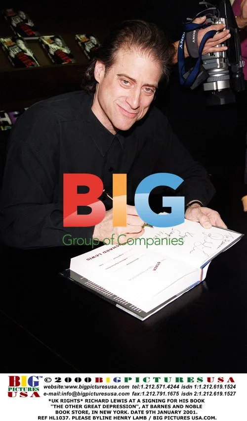 Richard Lewis Promotes Book at Signing
