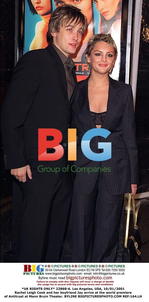 Rachel Leigh Cook at Antitrust premiere