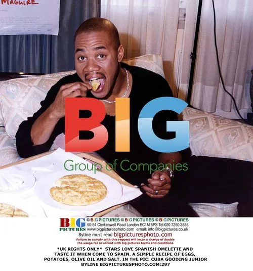 Cuba Gooding Jr. Enjoys Spanish Omelette