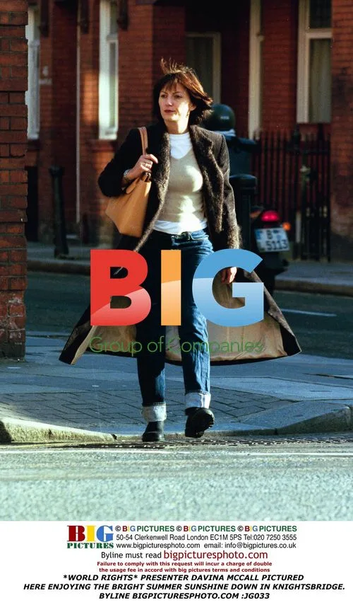 Davina McCall Enjoys Sunny Knightsbridge