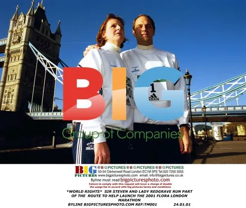 Sir Steven and Lady Redgrave run London Marathon