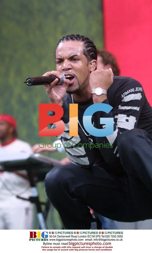 Craig David Performing Live on Stage