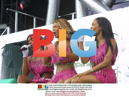 Destiny's Child Performing Live