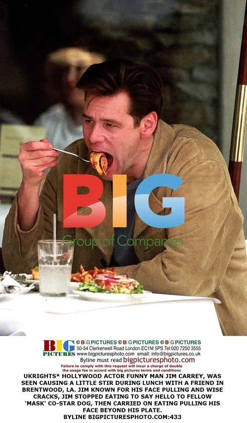 Jim Carrey Pulls Faces at Lunch in Brentwood