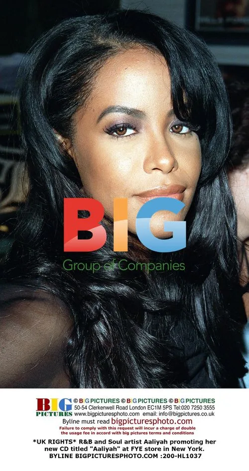 Aaliyah promotes new CD at NYC store
