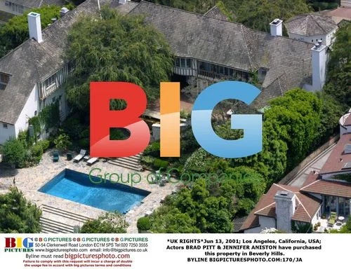 Brad Pitt & Jennifer Aniston Purchase Property