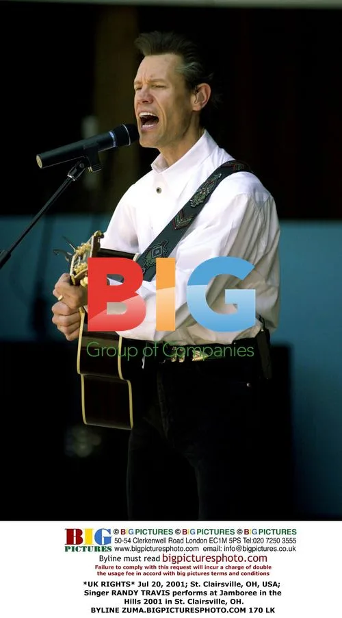 Randy Travis performs at Jamboree in the Hills 2001