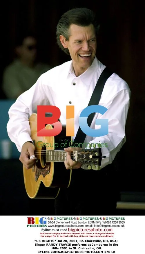 Randy Travis performs at Jamboree in the Hills 2001