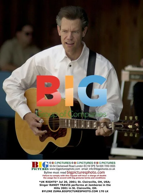 Randy Travis performs at Jamboree in the Hills 2001