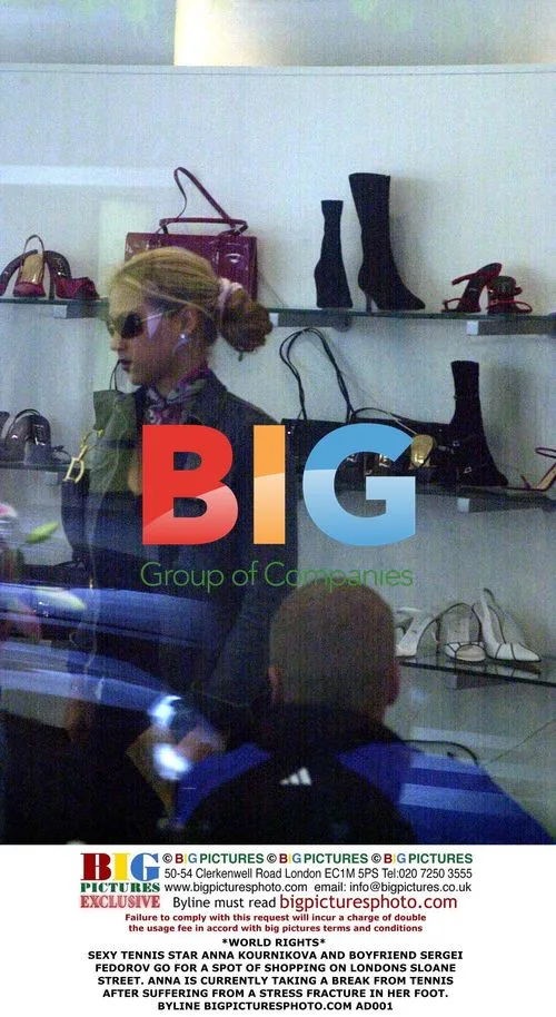 Anna Kournikova and Sergei Fedorov Shopping in London