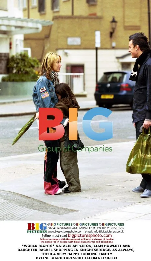 Natalie Appleton and Liam Howlett Shopping