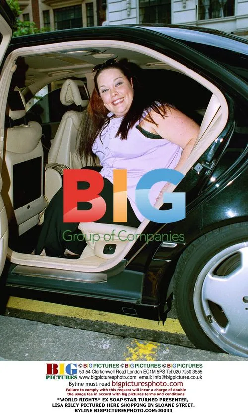 Lisa Riley Shopping in Sloane Street