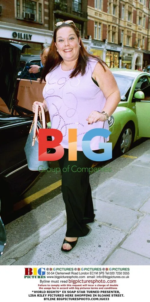 Lisa Riley Shopping in Sloane Street