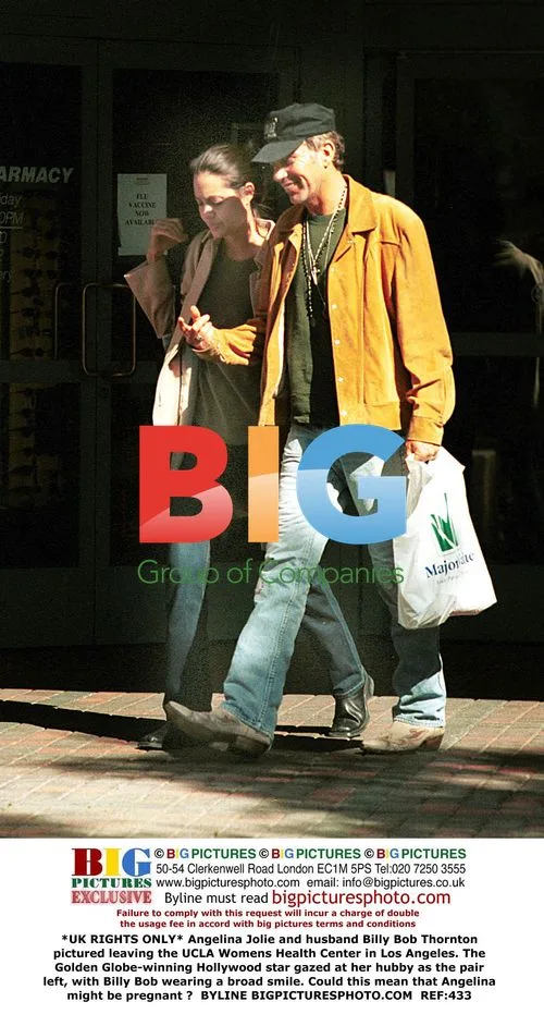 Angelina and Billy Bob leave UCLA center