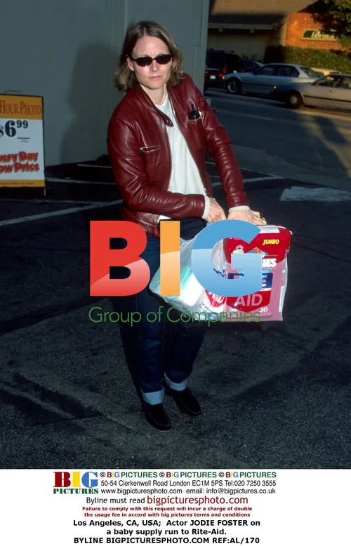 Jodie Foster on baby supply run