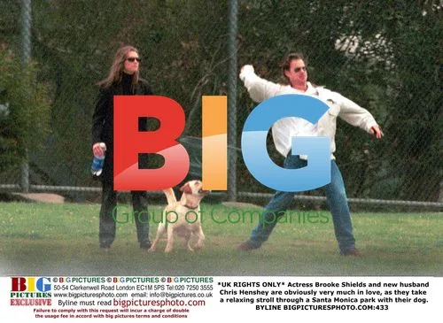 Brooke Shields and Chris Henshey take park stroll
