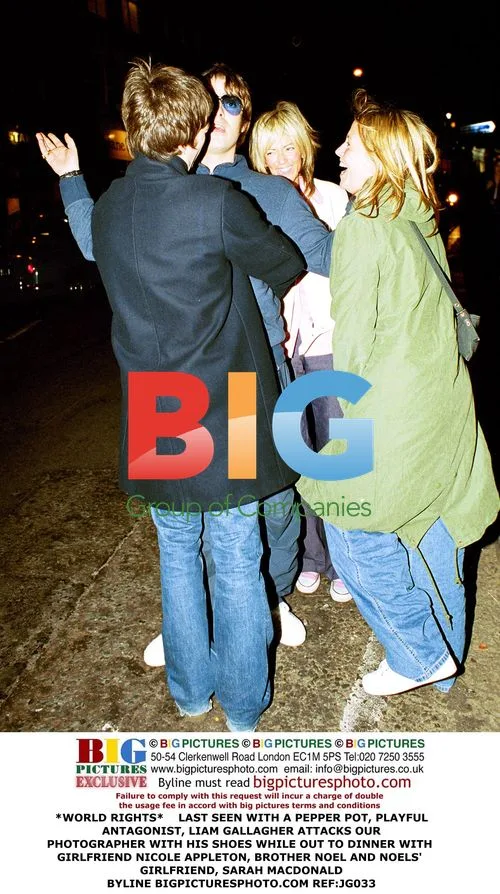 Liam Gallagher attacks paparazzi