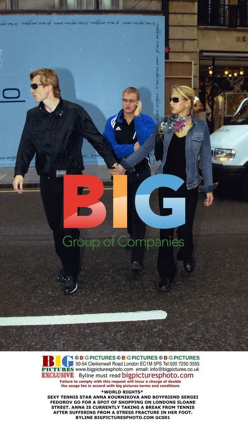 Anna Kournikova and Sergei Fedorov Shopping in London