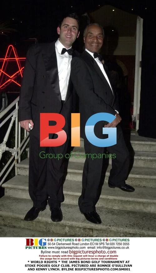 Ronnie O'Sullivan and Kenny Lynch at James Bond Golf Tourney