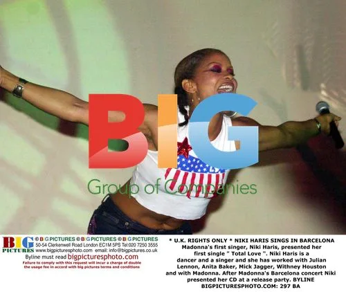 Niki Haris Presents First Single in Barcelona