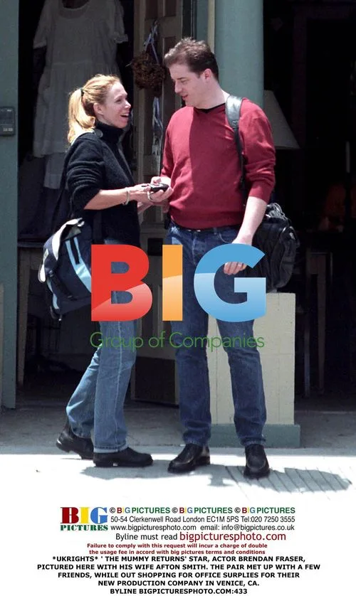 Brendan Fraser and Afton Smith Shopping