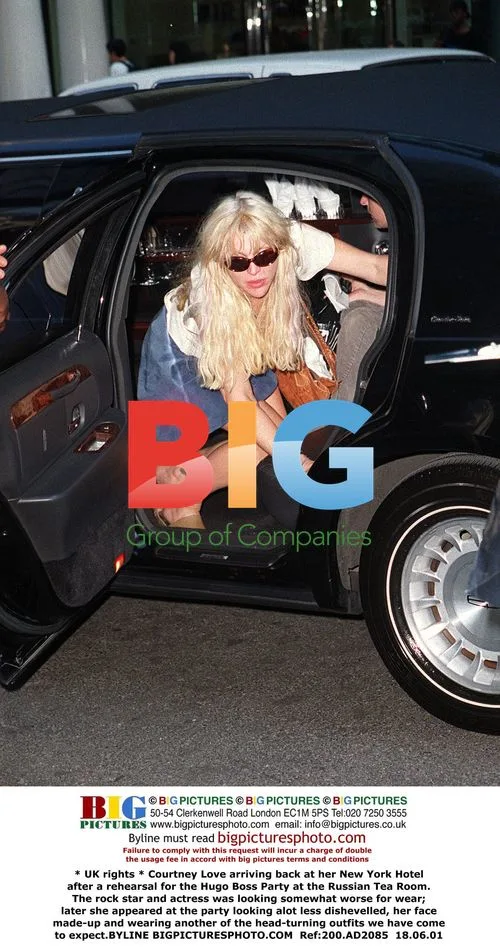 Courtney Love Arrives at Hotel After Rehearsal