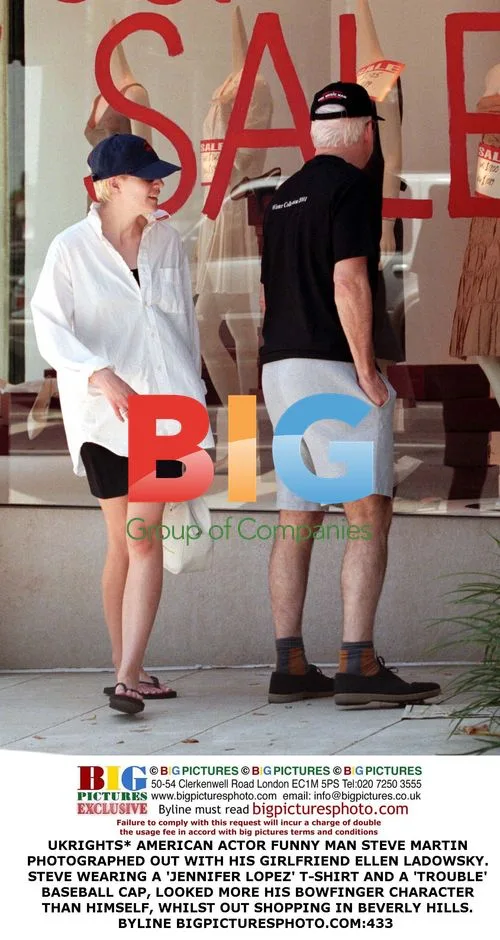 Steve Martin out shopping with girlfriend