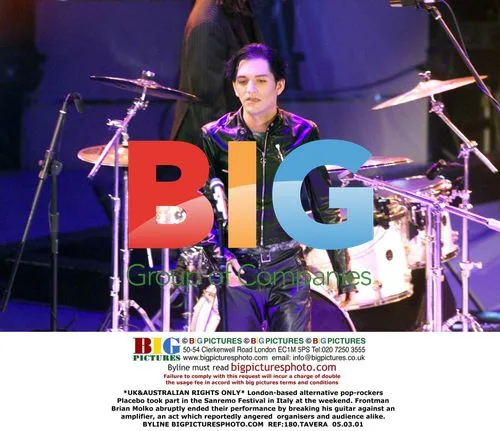 Placebo trashes guitar at Sanremo Festival